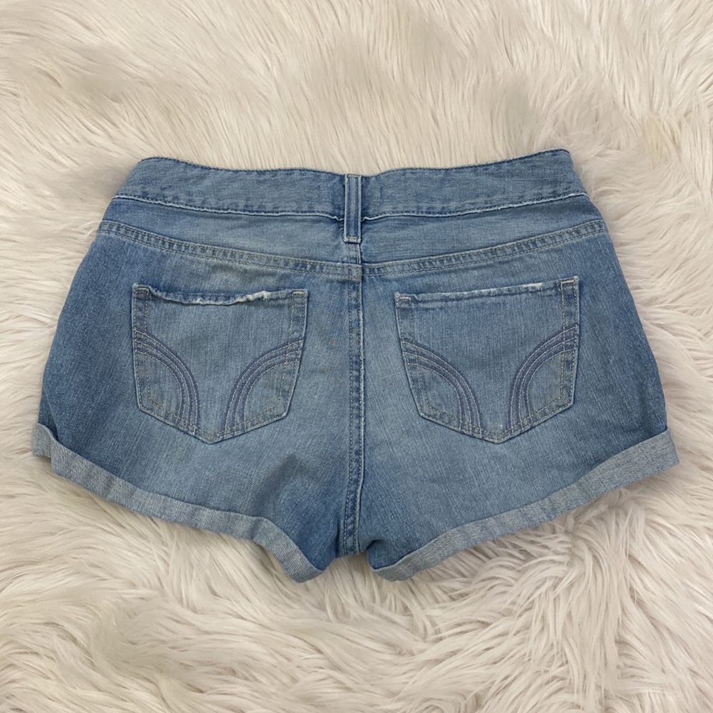 Hollister Short - Picture 2 of 8